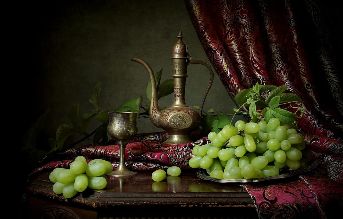 Фото обои стиль, бокал, виноград, кувшин, натюрморт, штора