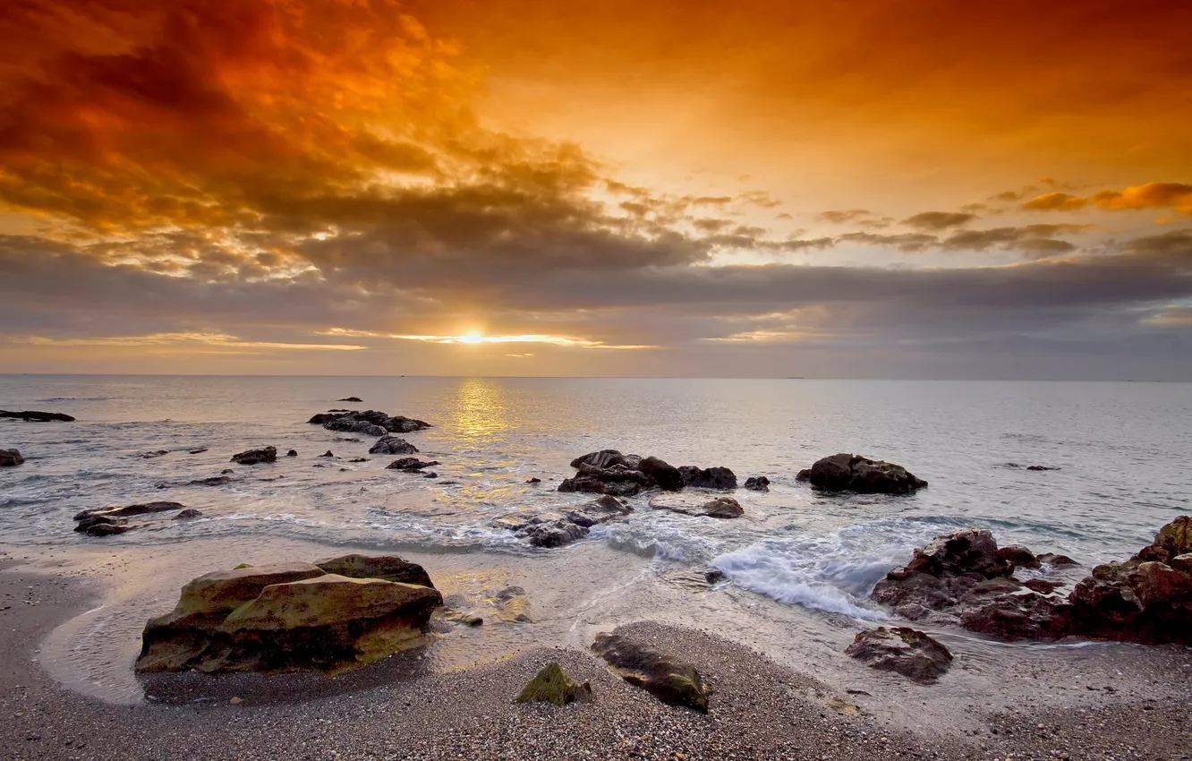 Фото обои море, пляж, солнце, камни
