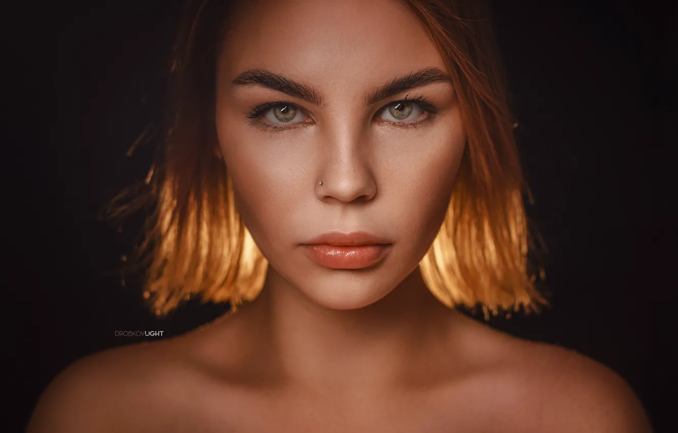 Фото обои взгляд, девушка, лицо, фон, портрет, губки, плечи, Alexander Drobkov-Light
