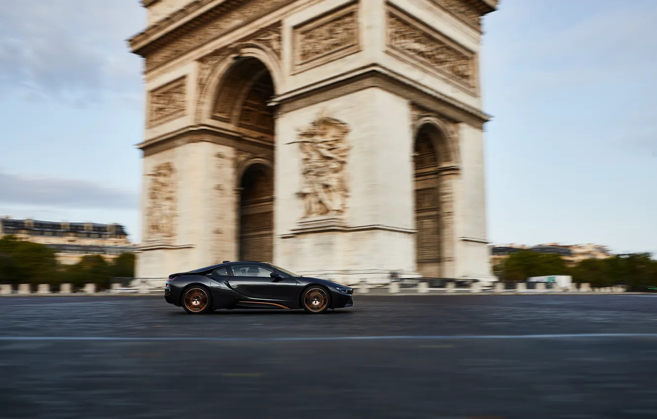 Фото обои Франция, Париж, скорость, BMW, Coupe, Триумфальная арка, BMW i8, 2019