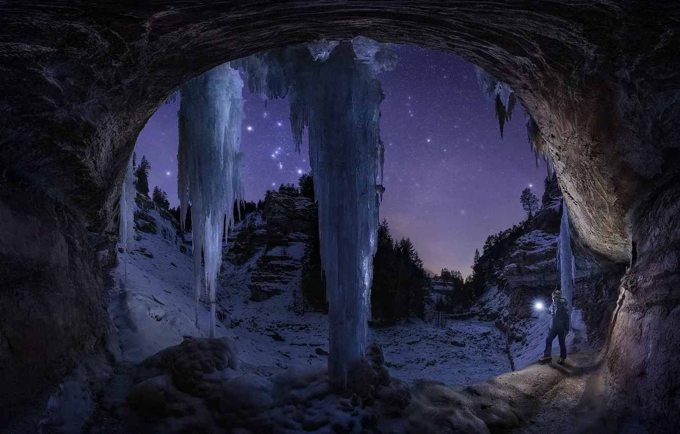 Фото обои зима, ночь, лёд, сосульки, пещера