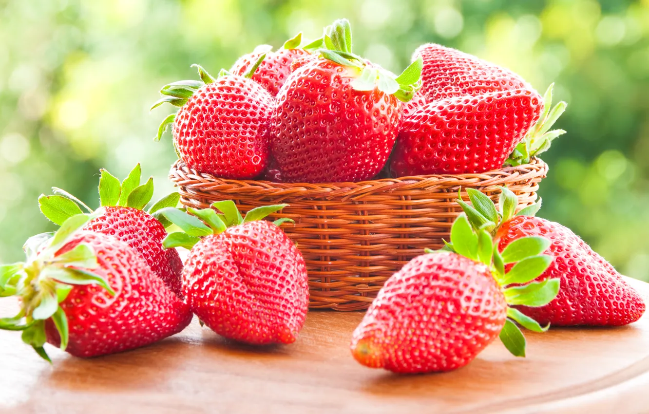 Фото обои ягоды, клубника, red, корзинка, красная, fresh, спелая, sweet