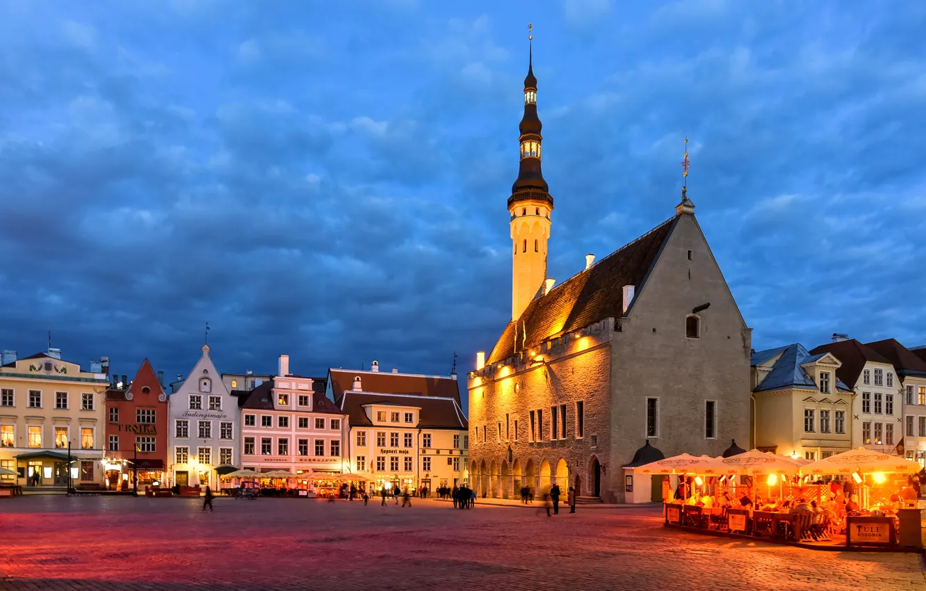 Фото обои здания, дома, площадь, Эстония, Таллин, ратуша, Ратушная площадь