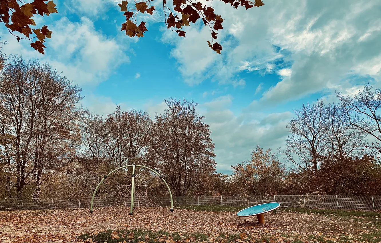 Фото обои House, Clouds, Sky, Fall, Trees, Leaves, Photography by Tom, Playground