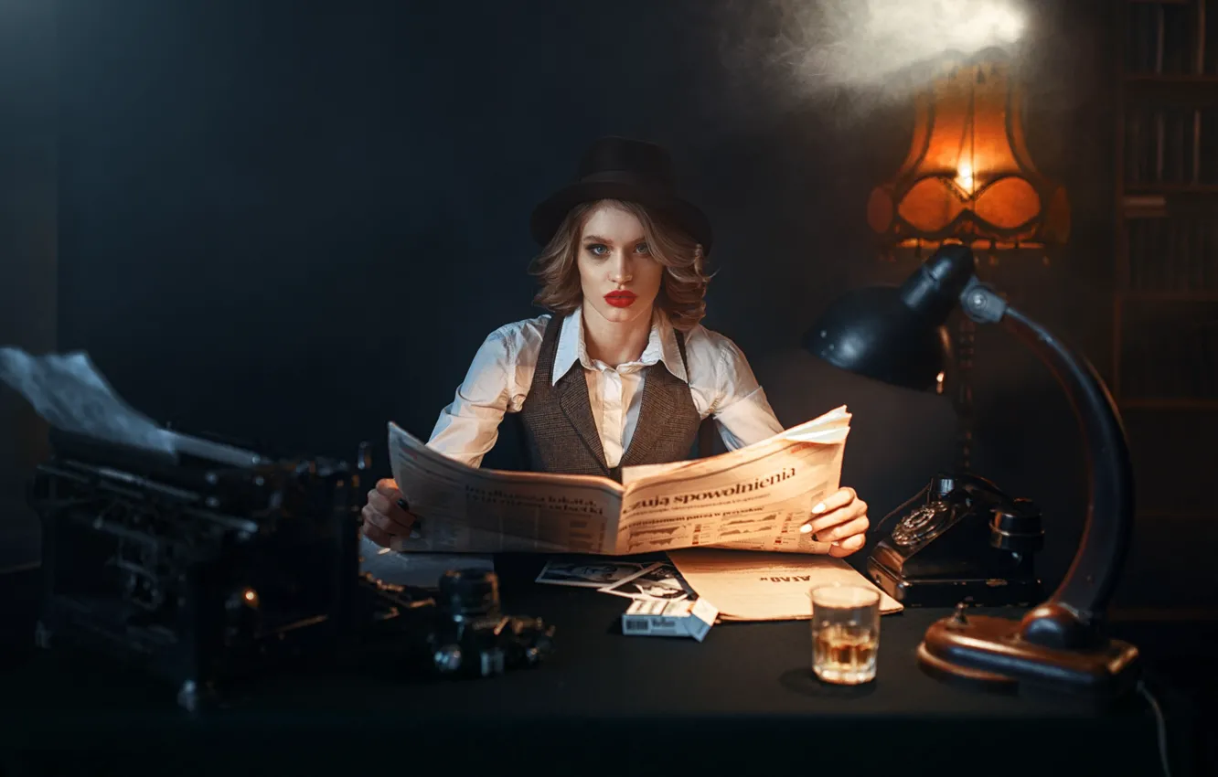 Фото обои стакан, фотоаппарат, газета, detective, creation