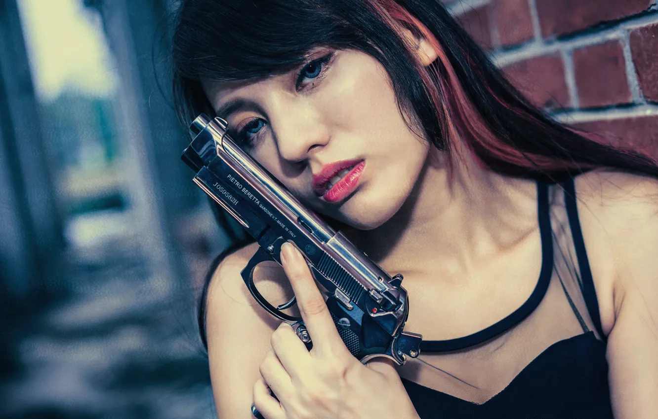 Фото обои девушка, лицо, пистолет