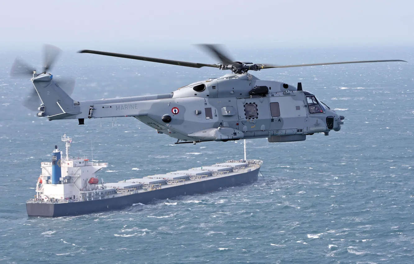 Фото обои океан, танкер, вертолёт, многоцелевой, Eurocopter, NH90