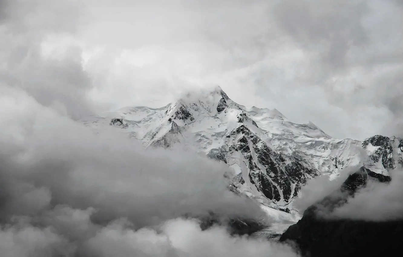 Фото обои облака, снег, белое, Гора, вершина, черно
