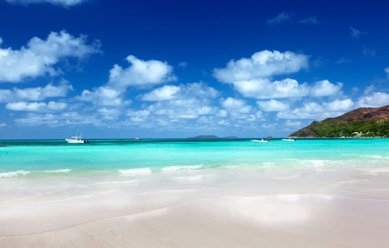 Фото обои песок, море, пляж, небо, облака, пейзаж, природа, лодка