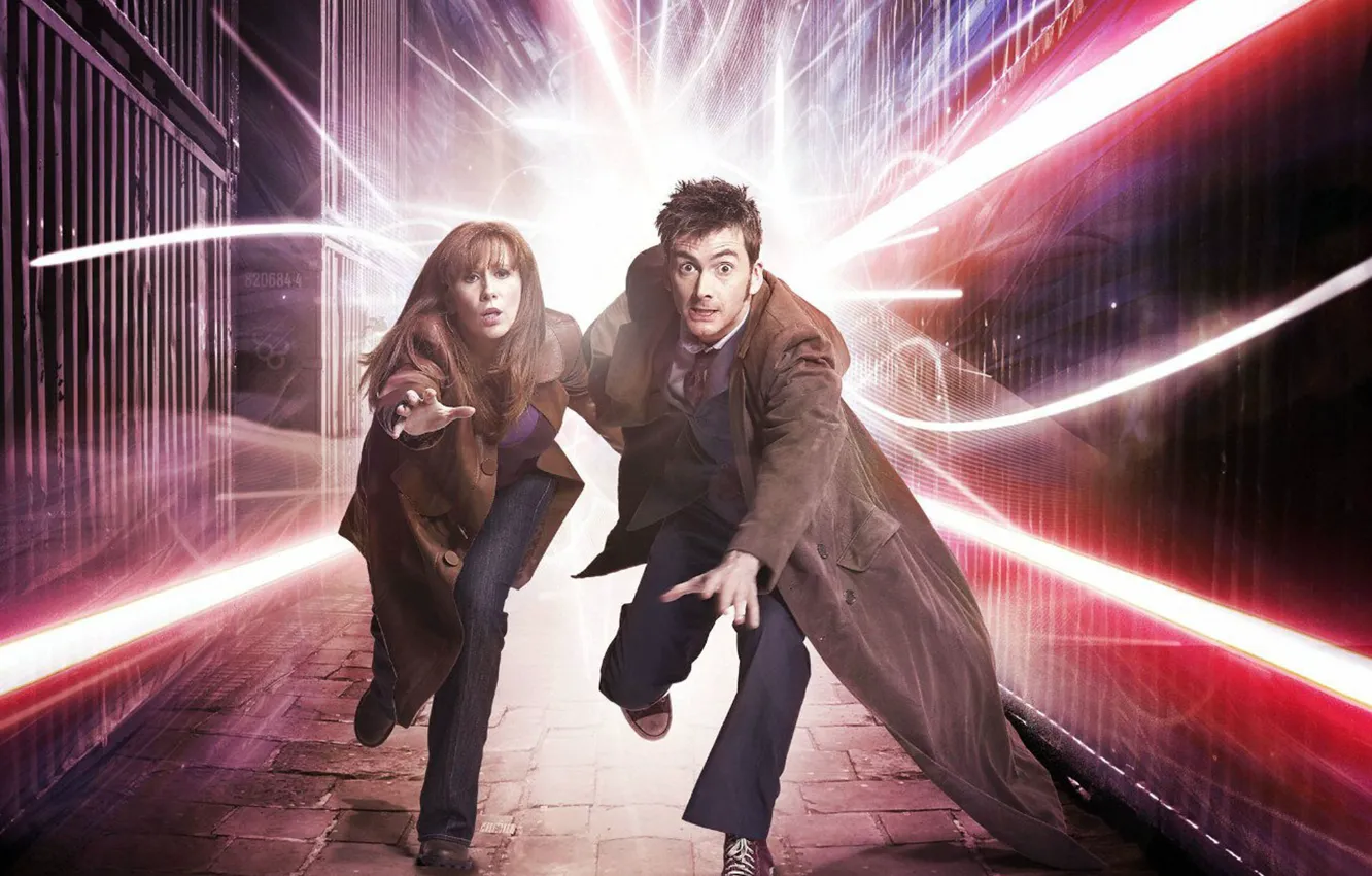 Фото обои кеды, бег, сериал, пальто, Doctor Who, Доктор Кто, David Tennant, Дэвид Теннант