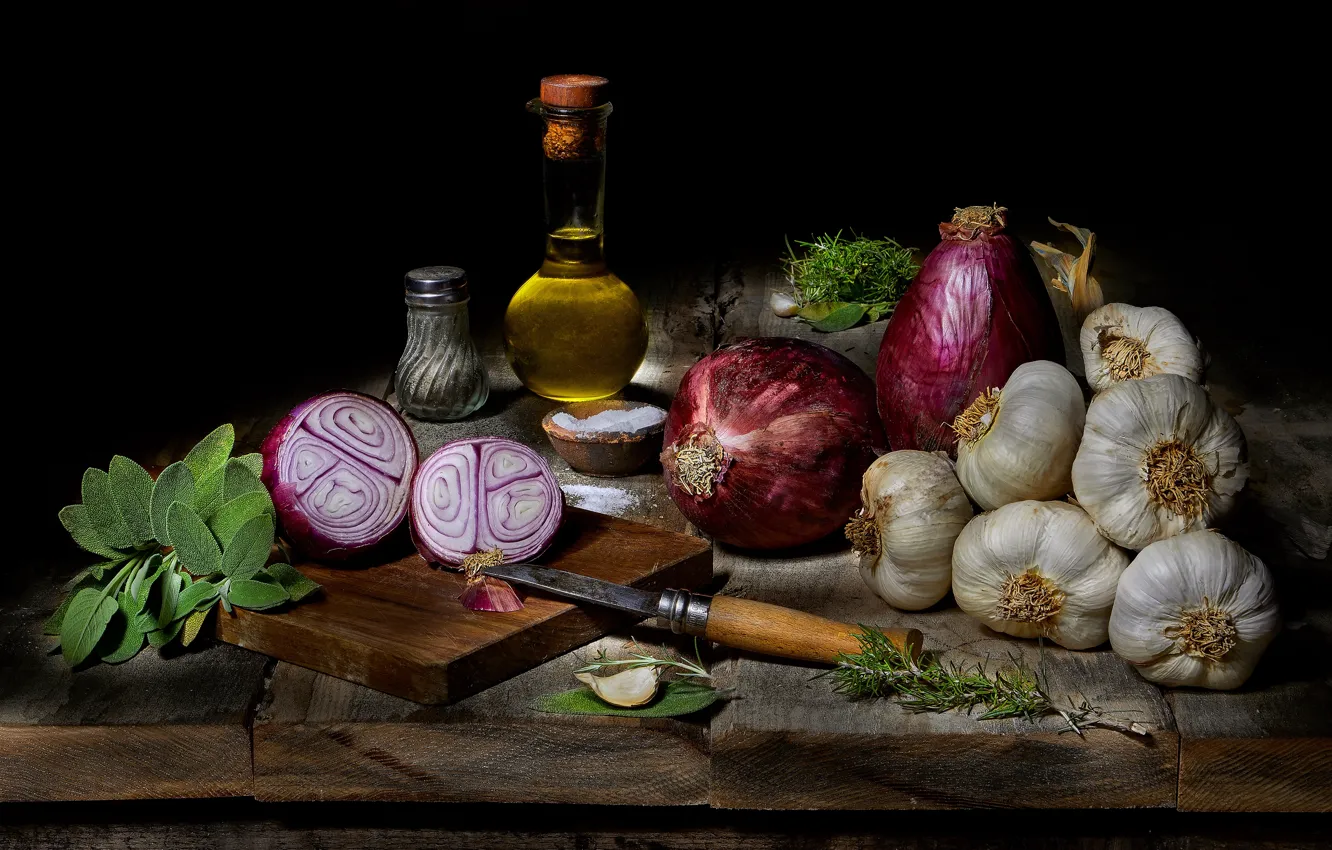 Фото обои зелень, масло, еда, лук, нож, черный фон, натюрморт, предметы