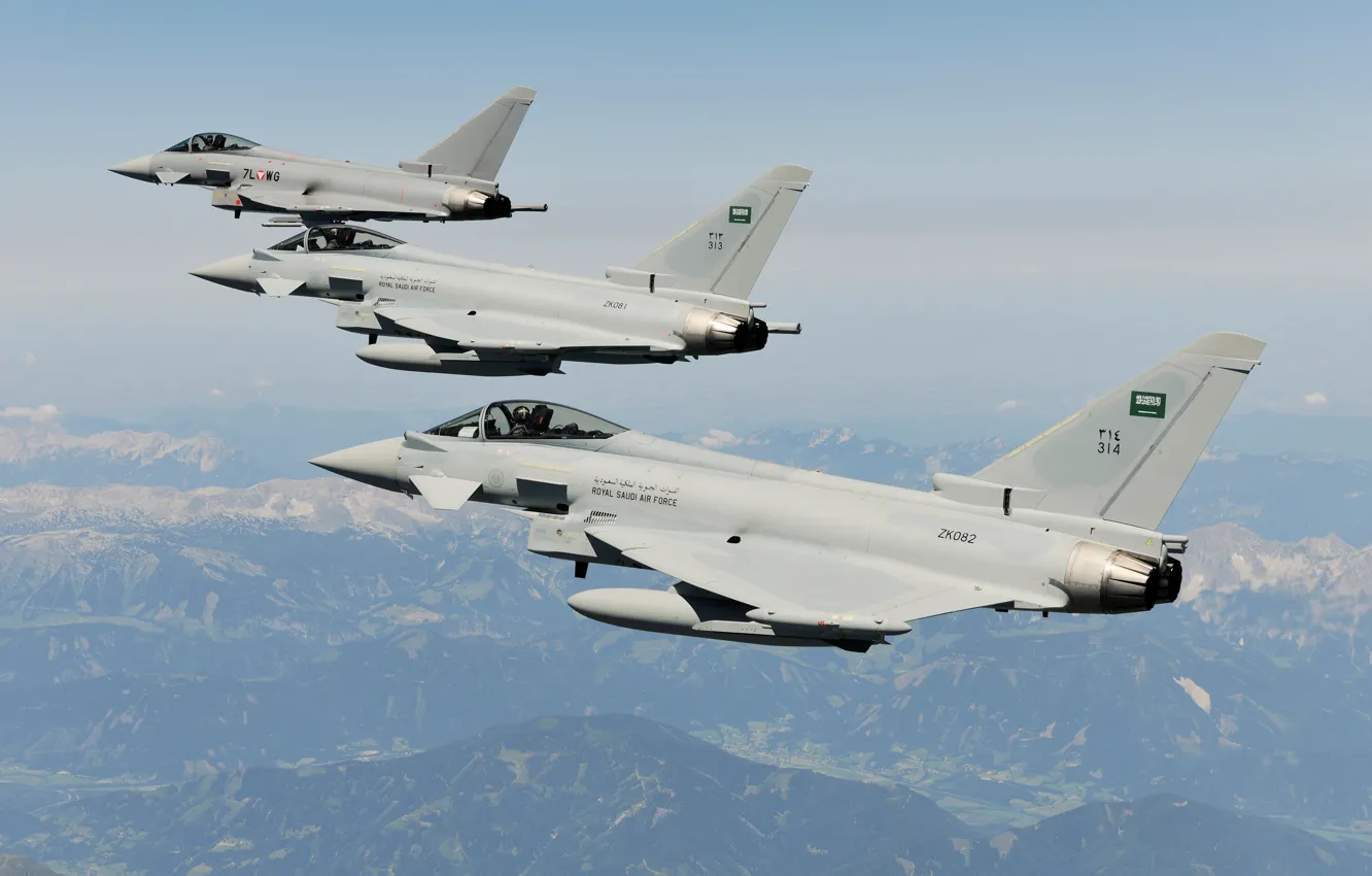 Фото обои небо, полет, горы, истребители, Typhoon, Eurofighter
