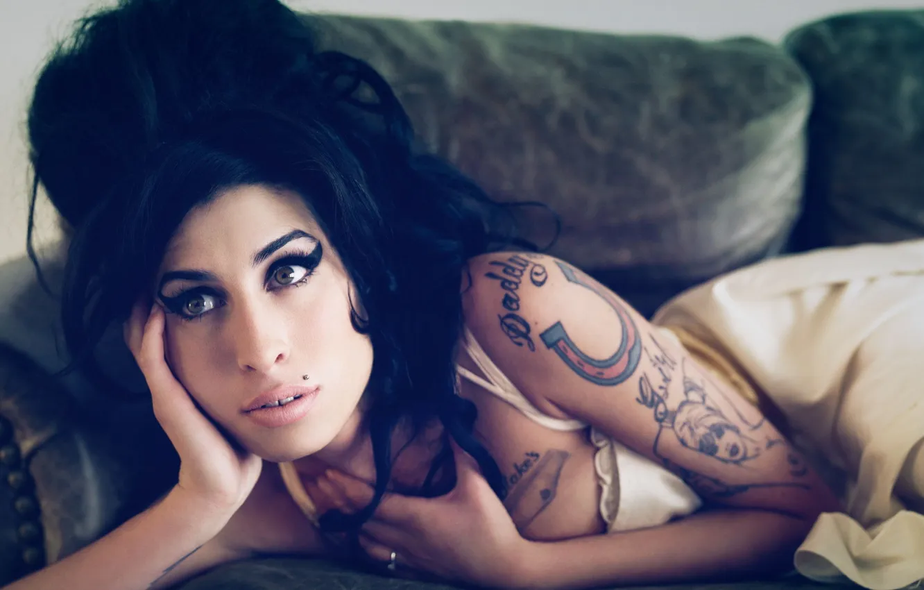 Фото обои смерть, певица, R.I.P, погибла, Эми Уайнхаус, Amy Winehouse