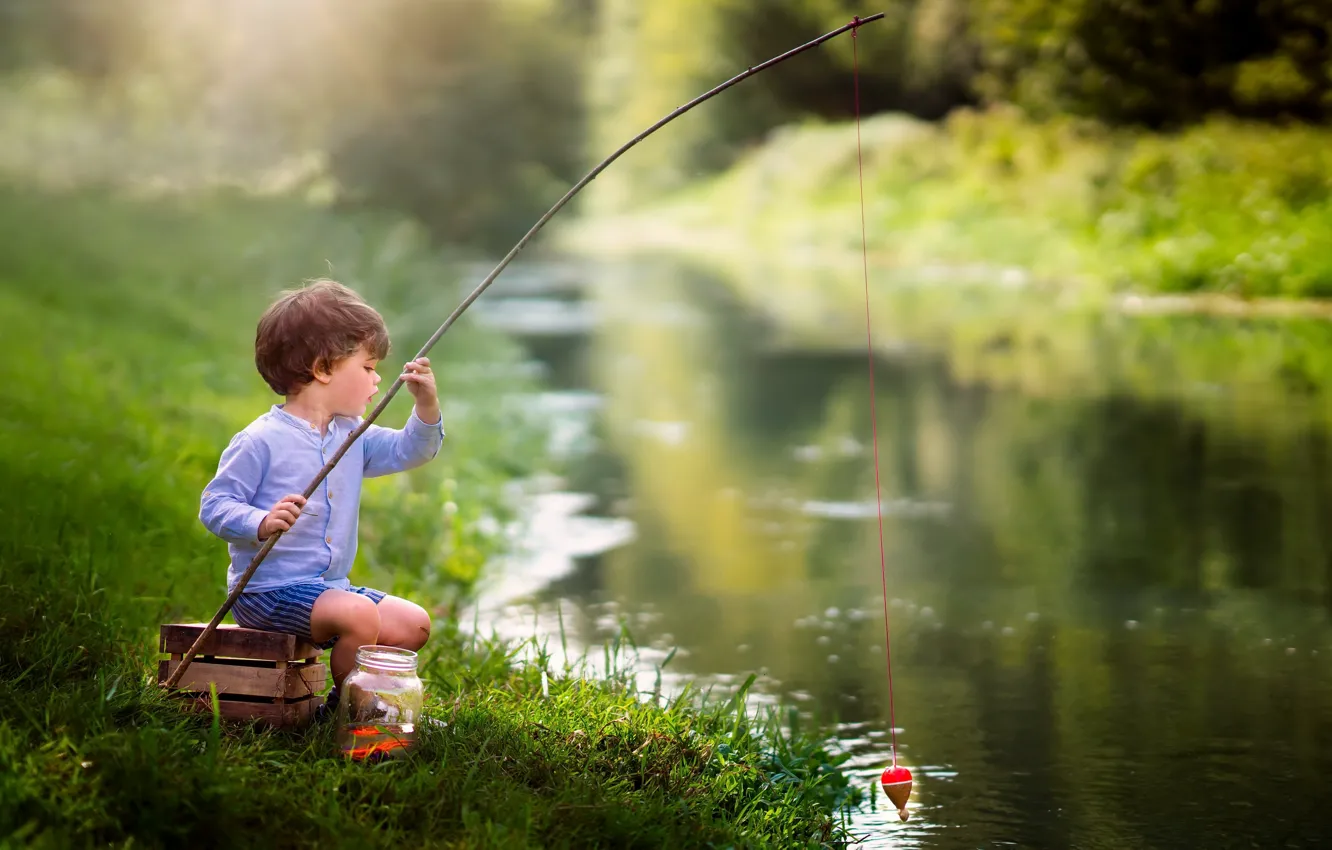 Фото обои река, рыбалка, мальчик