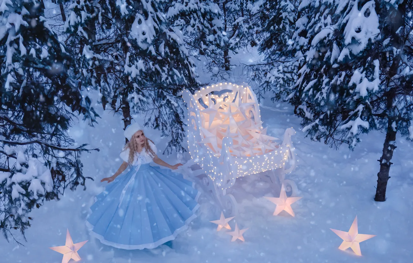 Фото обои зима, иней, лес, взгляд, девушка, звезды, свет, снег