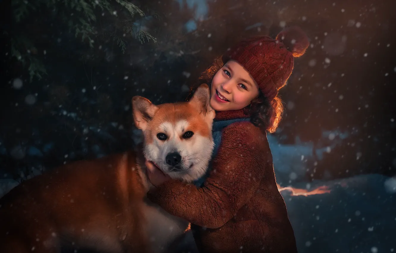 Фото обои снег, улыбка, собака, девочка, друзья, шапочка, сиба-ину, Оксана Пипкина