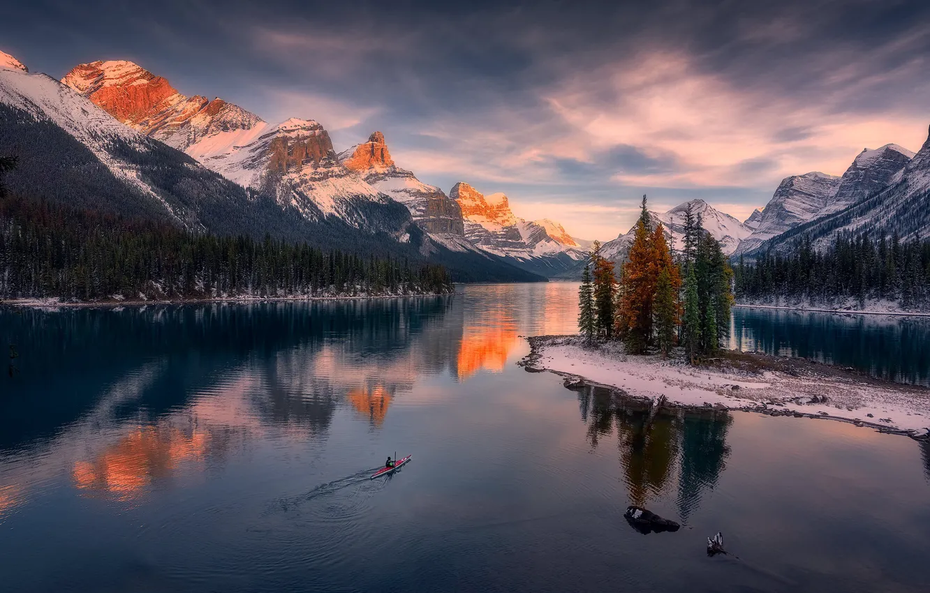 Фото обои горы, озеро, остров, Канада, Альберта, Alberta, Canada, Jasper National Park
