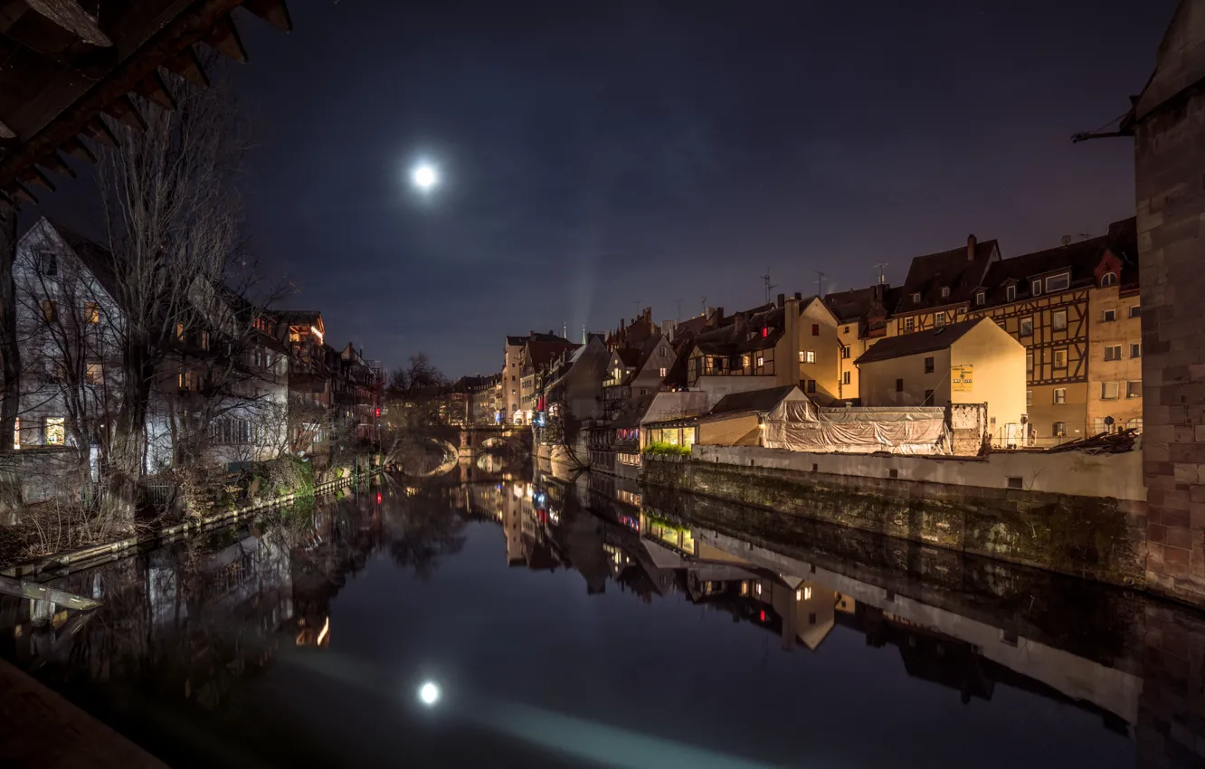 Фото обои ночь, луна, Германия, Бавария, Нюрнберг