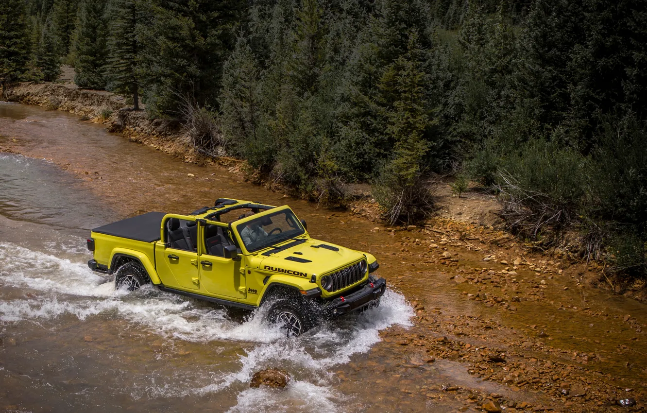 Фото обои лес, река, жёлтый, Jeep, Jeep Gladiator 2020