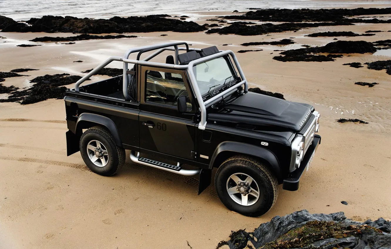 Фото обои Песок, Море, Пляж, Волны, Камни, Великобритания, Land Rover, Автомобиль