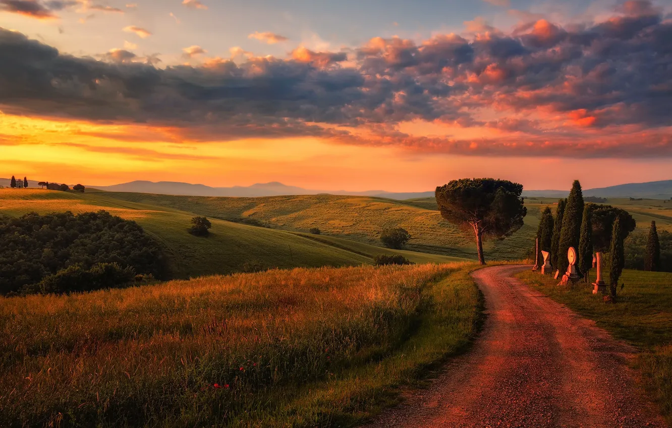 Фото обои дорога, небо, облака, свет, поля, вечер, утро, Италия