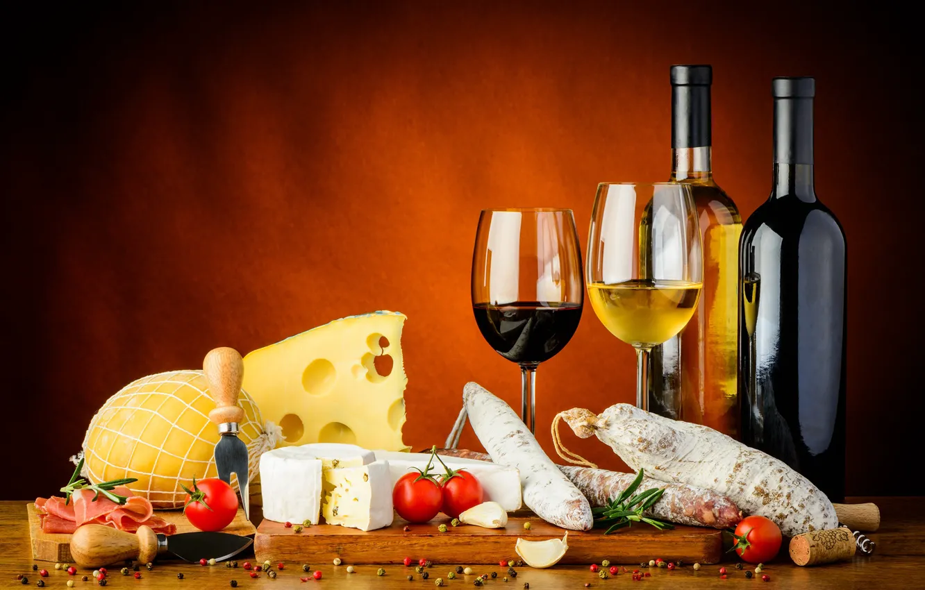 Фото обои вино, сыр, помидоры, бекон, специи