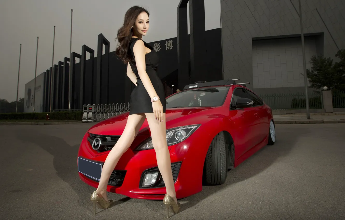 Фото обои взгляд, Девушки, Mazda, азиатка, красивая девушка, красный авто, позирует над машиной