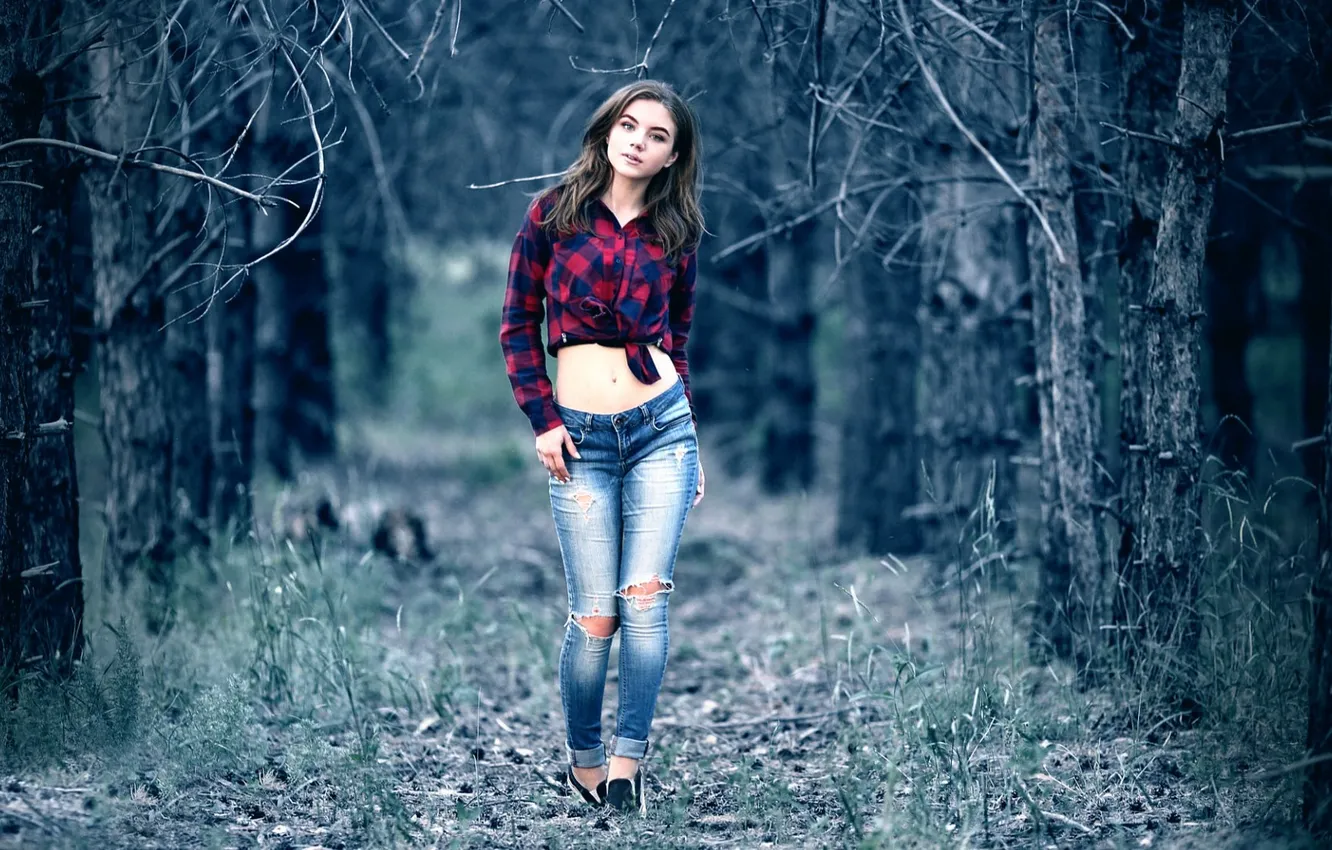 Фото обои girl, nature, beautiful, model, jeans, sweet, brunette