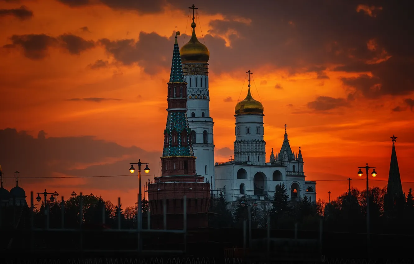 Фото обои закат, город, башня, вечер, фонари, Москва, храм, Кремль