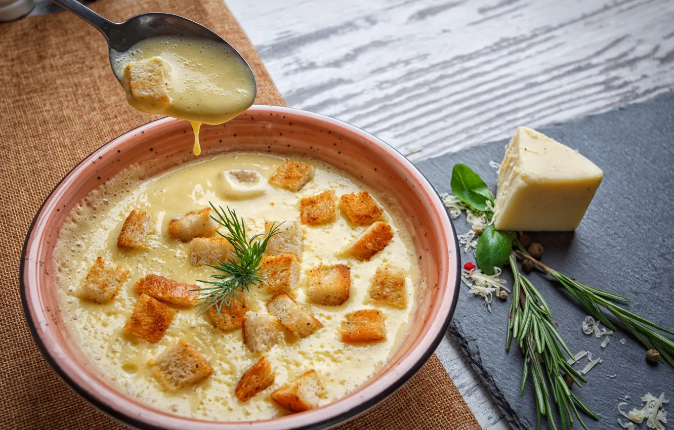 Фото обои сыр, укроп, ложка, суп, розмарин, пармезан, базилик, суп пюре