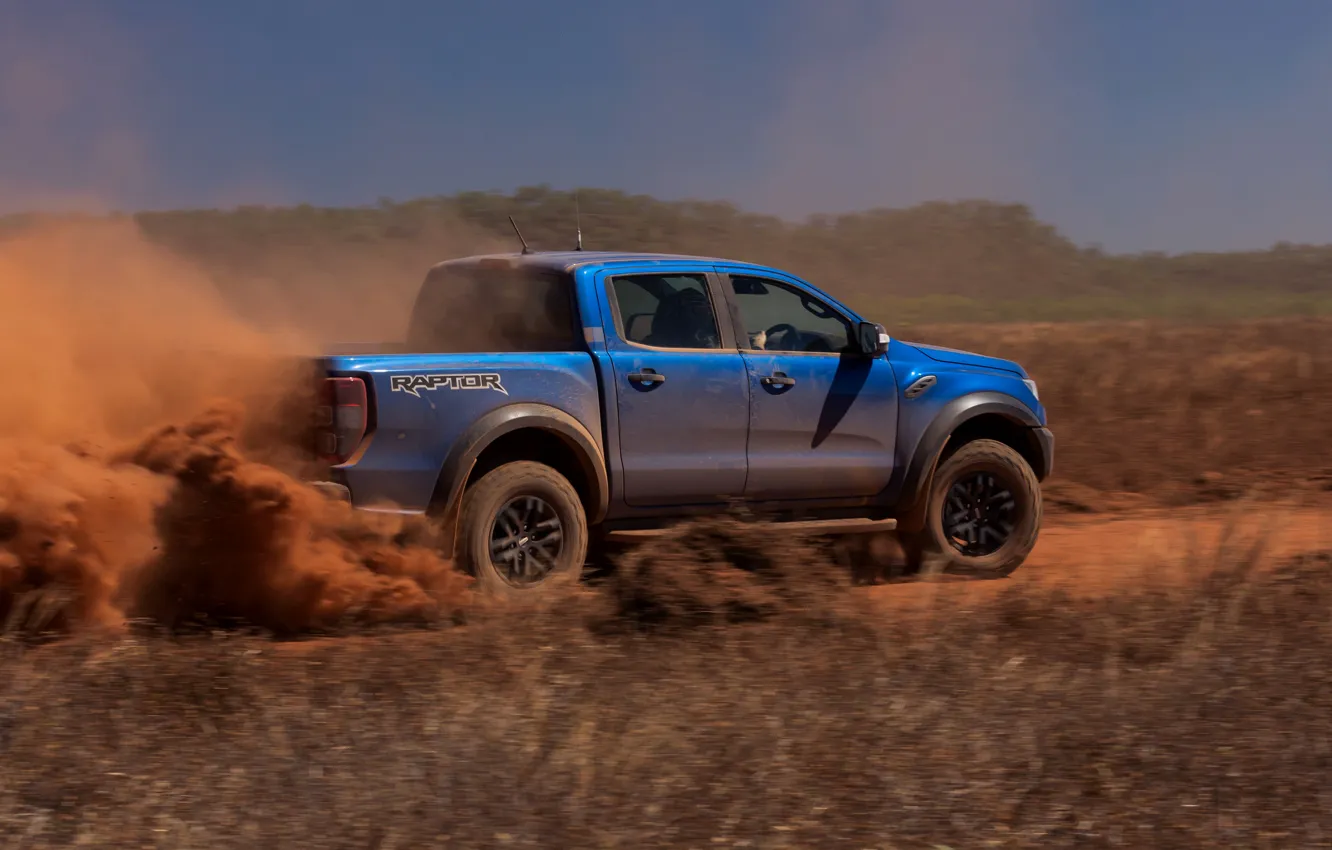 Фото обои поле, синий, Ford, пыль, Raptor, пикап, 2018, Ranger