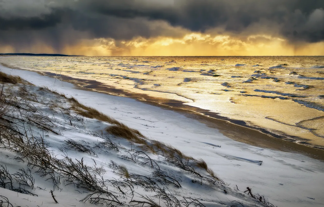 Фото обои Winter, Baltic sea, Golden light, Lithuania., Smiltynė