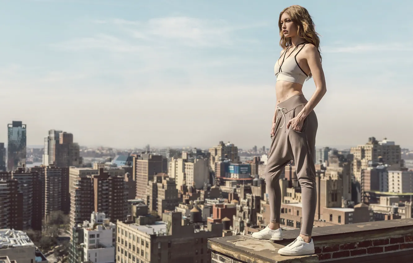 Фото обои девушка, город, поза, модель, вид, фигура, Reebok, Gigi Hadid