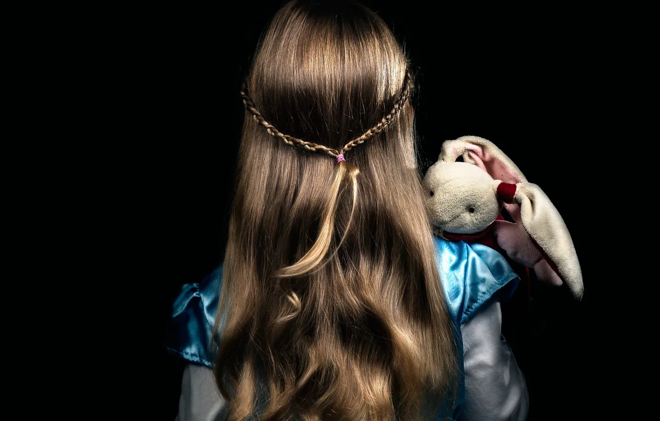 Фото обои волосы, игрушка, девочка, причёска.косички