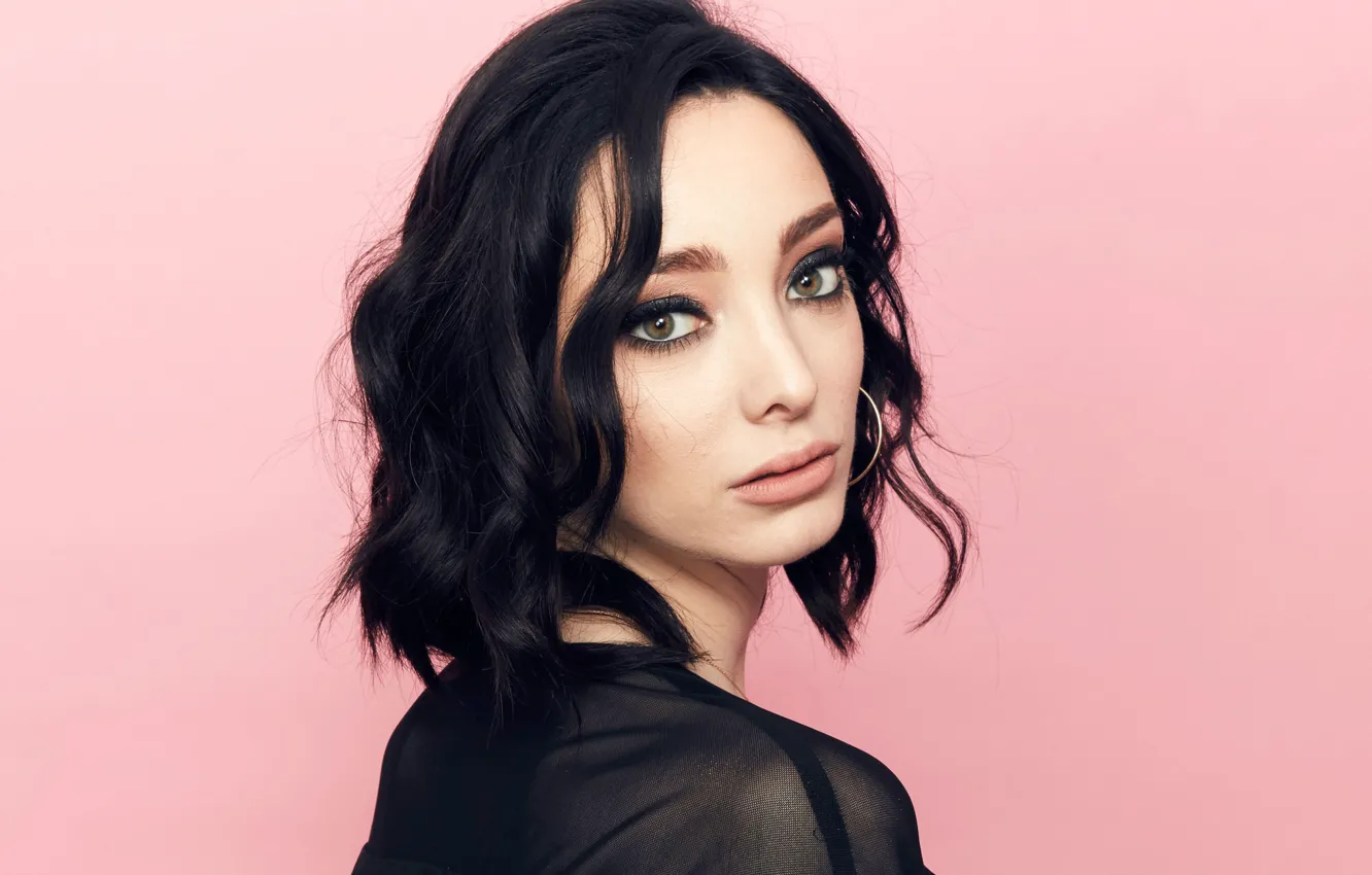 Фото обои взгляд, поза, макияж, актриса, Emma Dumont, Эмма Дюмон