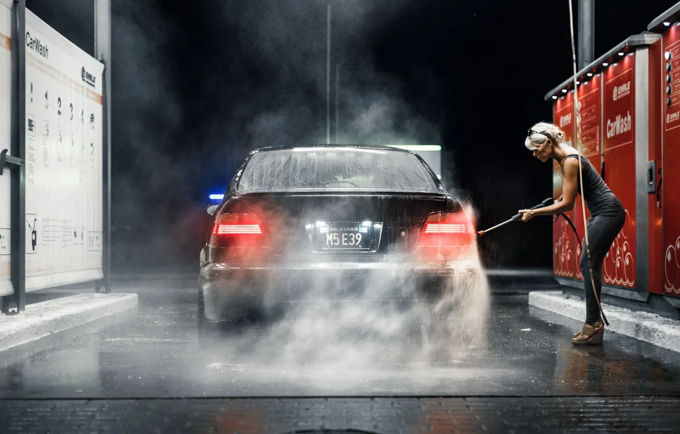 Фото обои BMW, Girl, Blonde, E39, M5, CarWash