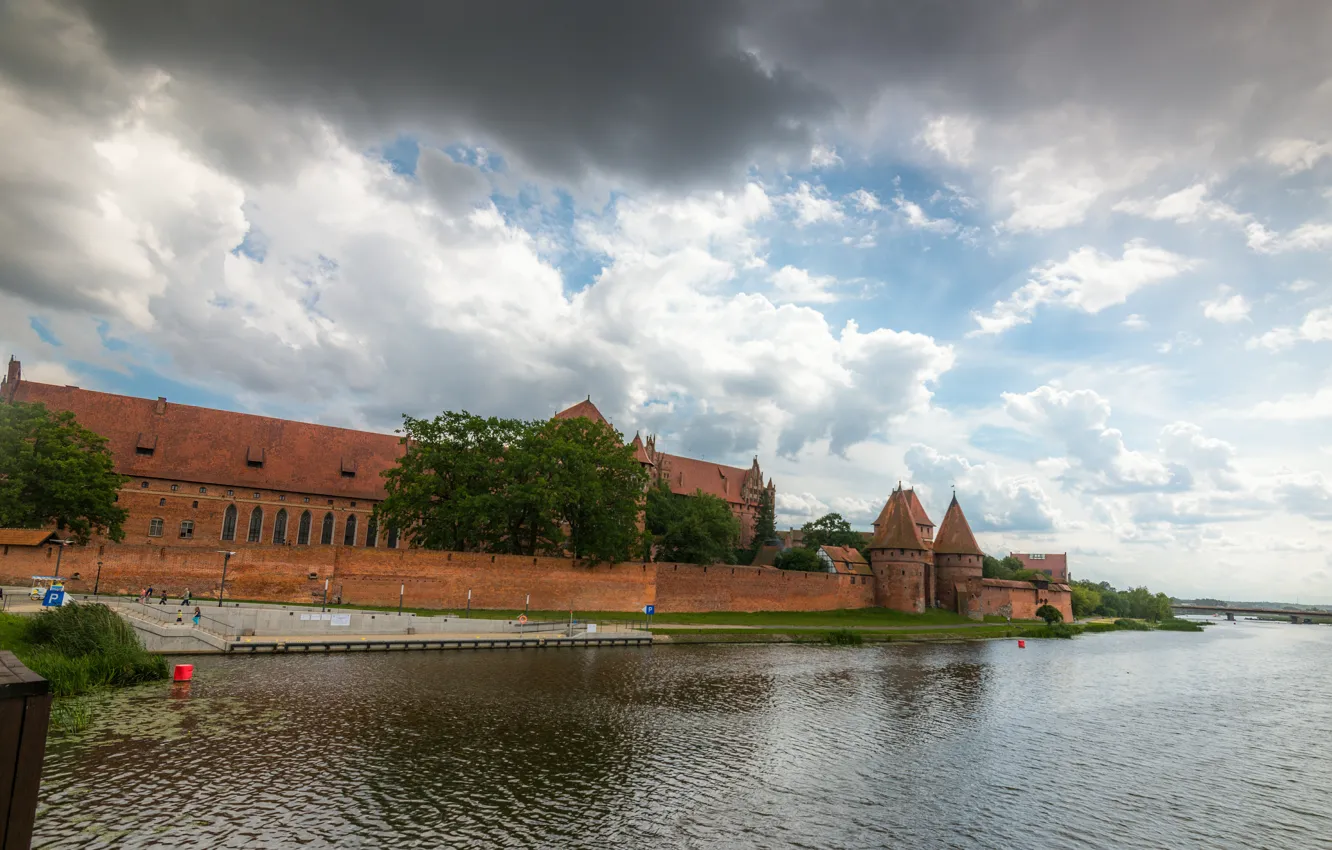 Фото обои Небо, Облака, Река, Польша, Clouds, Sky, Архитектура, Poland