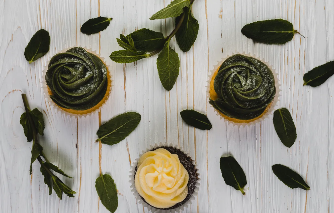 Фото обои wood, leaves, chocolate, cream, dessert, cupcakes