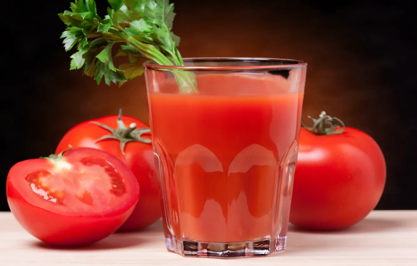 Фото обои стакан, помидоры, томатный сок, сельдерей