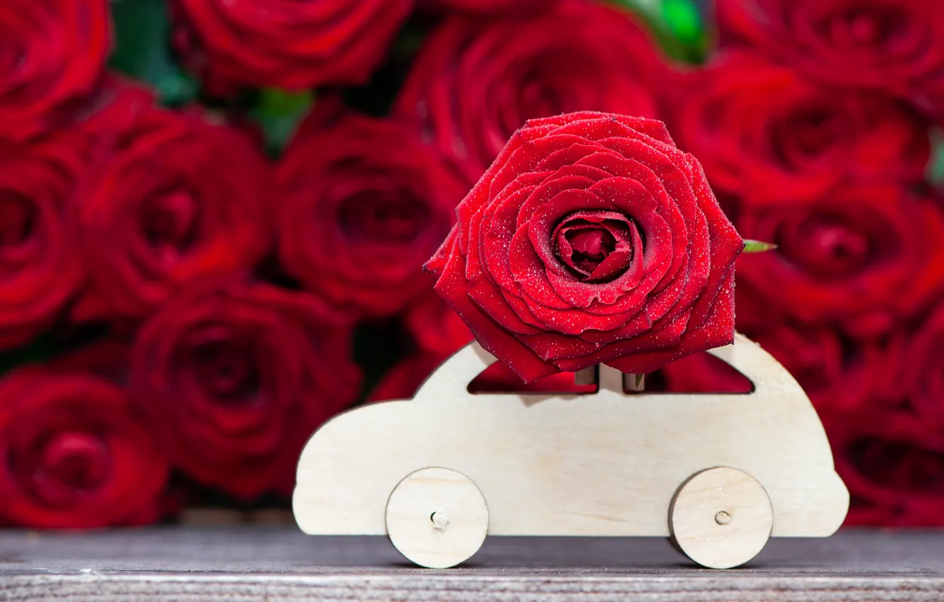 Фото обои машина, розы, букет, красные, Деревянная