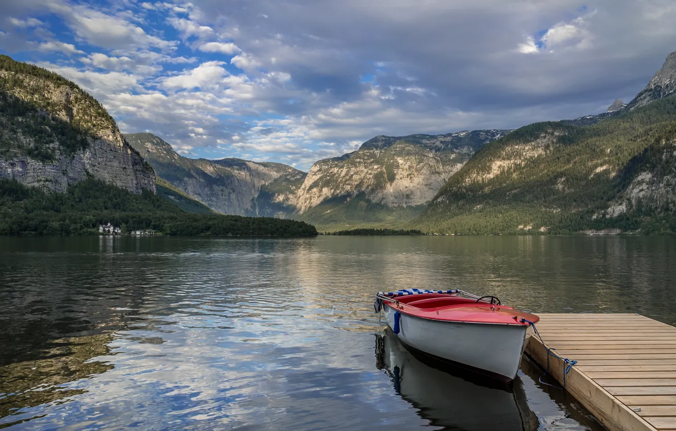 Фото обои лес, облака, горы, озеро, скалы, берег, лодка, Австрия
