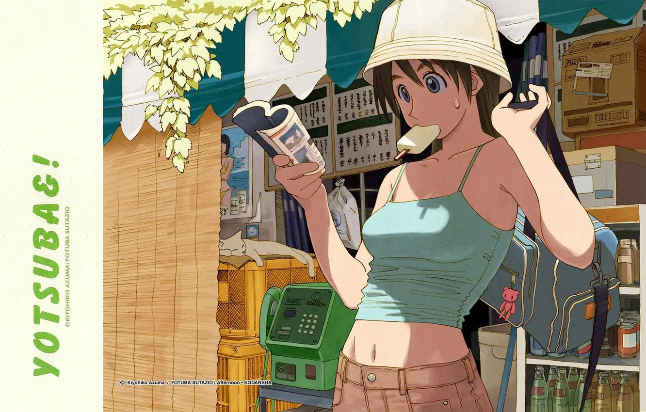 Фото обои ящики, бутылки, топик, сумка, жаркое лето, панама, белый котёнок, Yotsubato