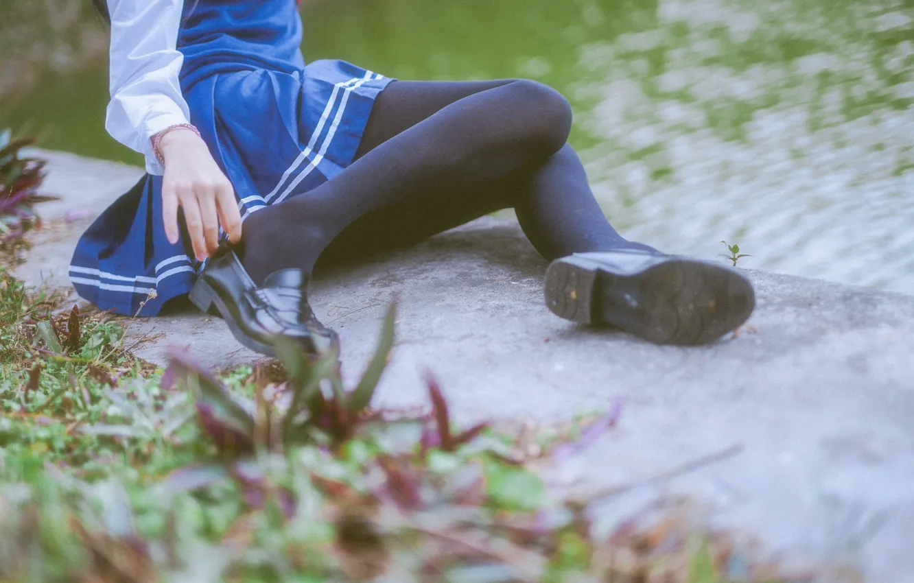 Фото обои Legs, Model, Water, Woman, Lake, Shoe, Skirt, Uniform