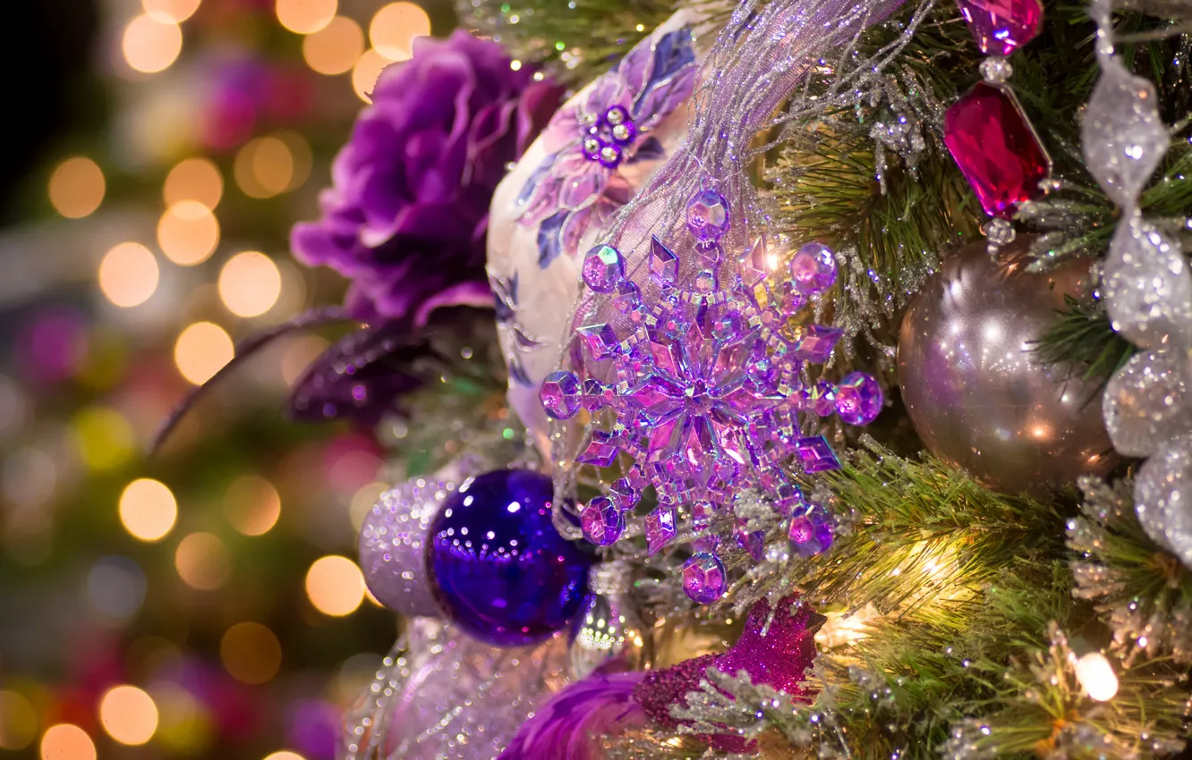 Фото обои украшения, ветки, огни, праздник, шары, игрушки, елка, Рождество