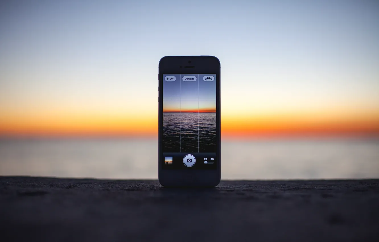 Фото обои море, закат, камера, горизонт, iphone, экран, снимок, айфон
