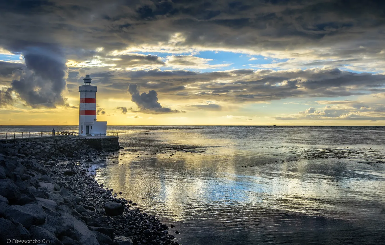 Фото обои море, облака, побережье, маяк, Исландия