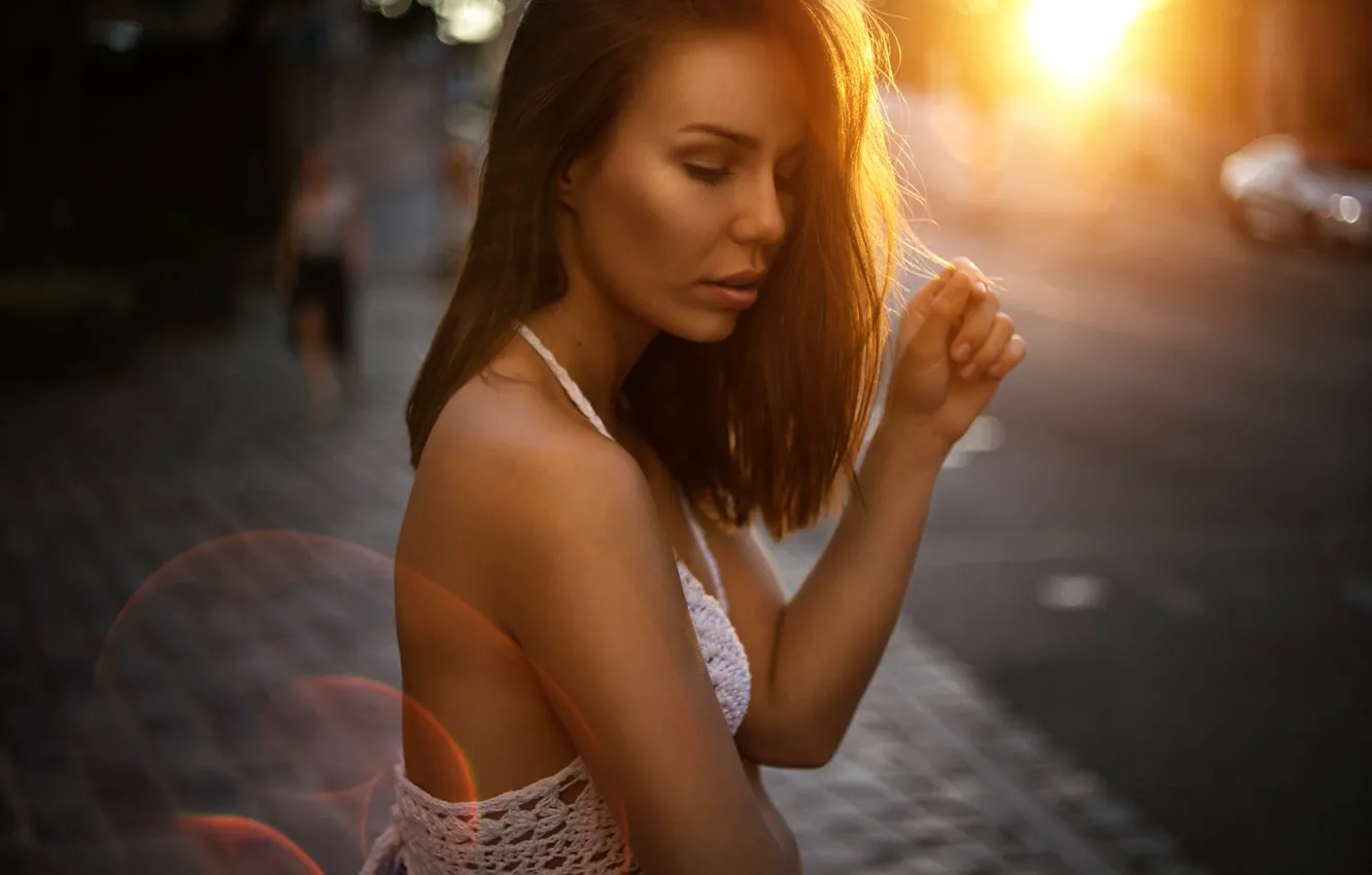 Фото обои девушка, солнце, город, улица, губки, Golden hour