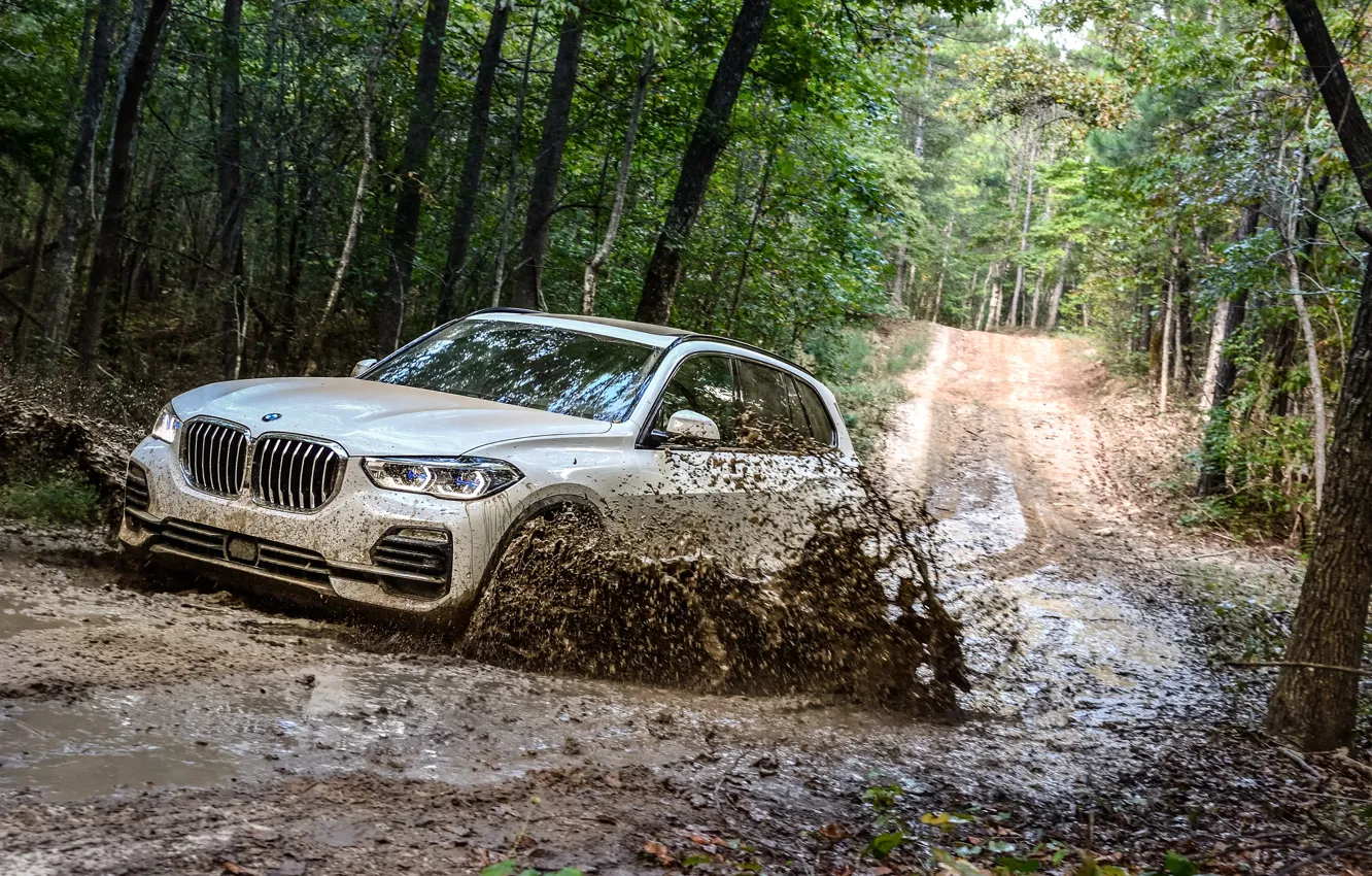 Фото обои грязь, бездорожье, 2018, BMW X5, кроссовер, XDrive40i