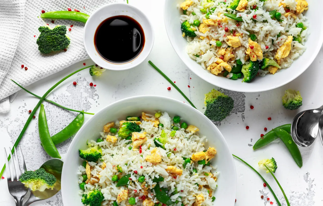 Фото обои зелень, еда, рис, соус, салат, брокколи, зеленый горошек