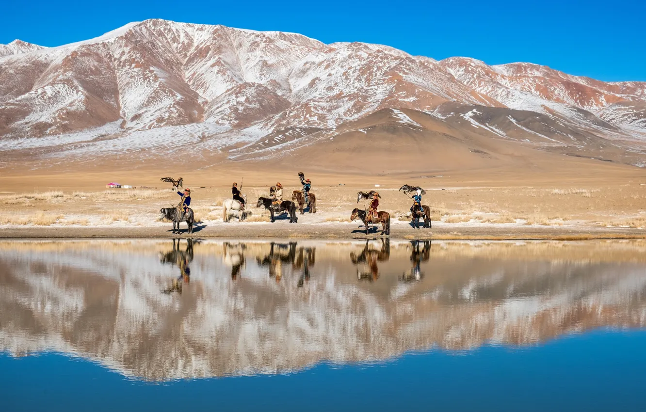 Фото обои озеро, охотники, Монголия, Праздник орла